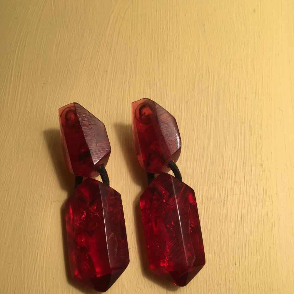 Statement clip on earrings!